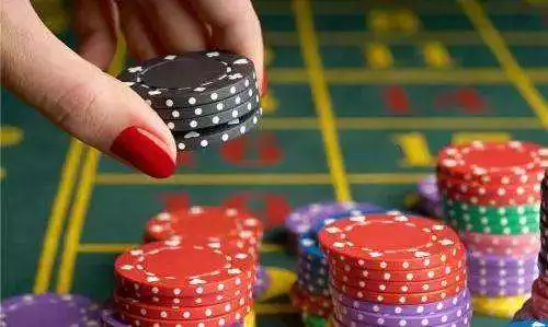 新手玩家快速提高德州扑克水平的五个方法