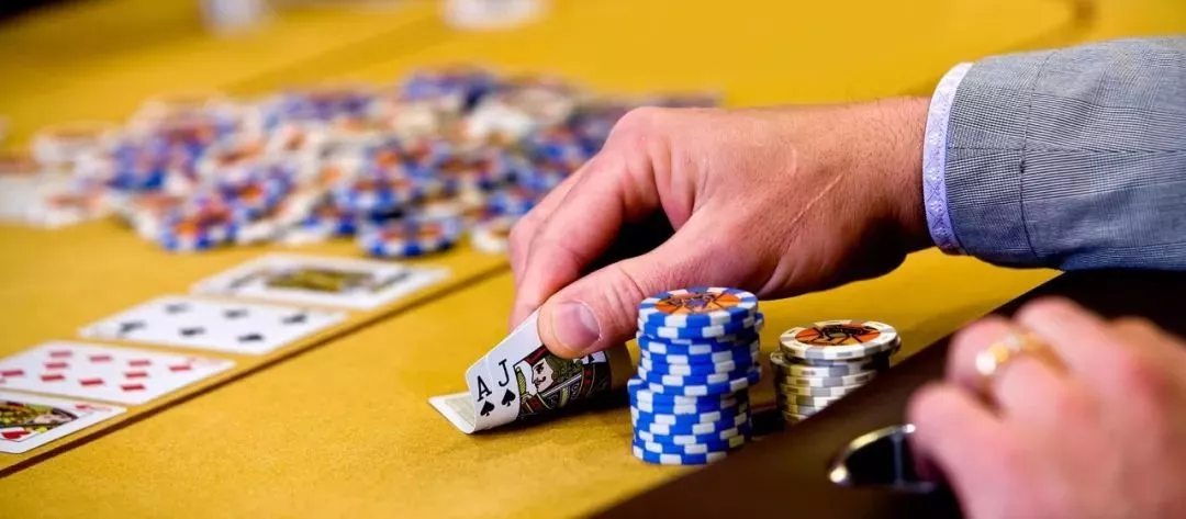 【GG扑克】平跟溜入玩家打牌不动脑？你只会加注就有脑子了吗
