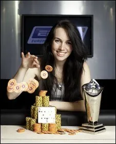 2020年最炙手可热的女扑克玩家(图2)